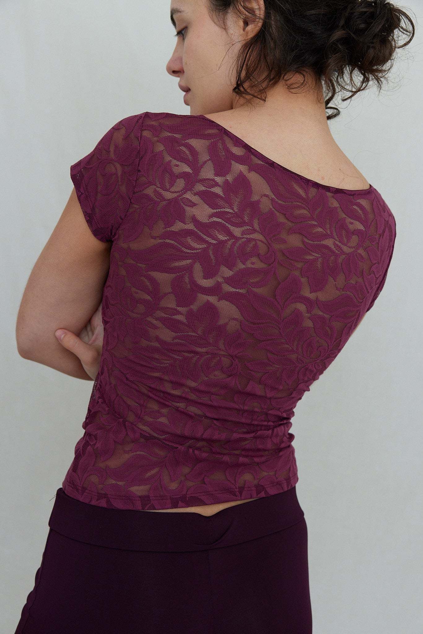 Grape Rosas Cap Sleeve